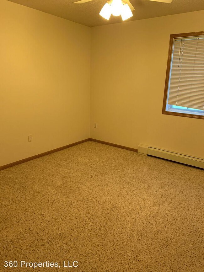 Building Photo - 3515 10th Ave S