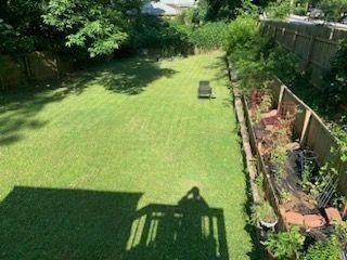 Building Photo - 5 Lakeview Dr SE