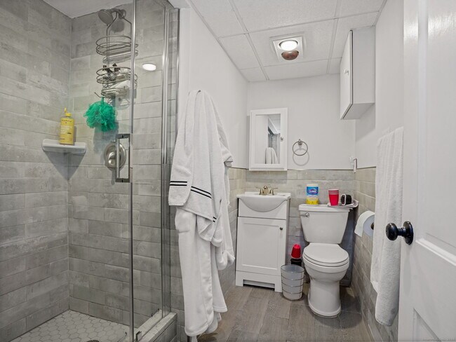 Building Photo - 10 Tupelo Rd