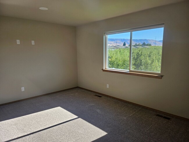 Building Photo - New Construction 3 bed, 2 bath!