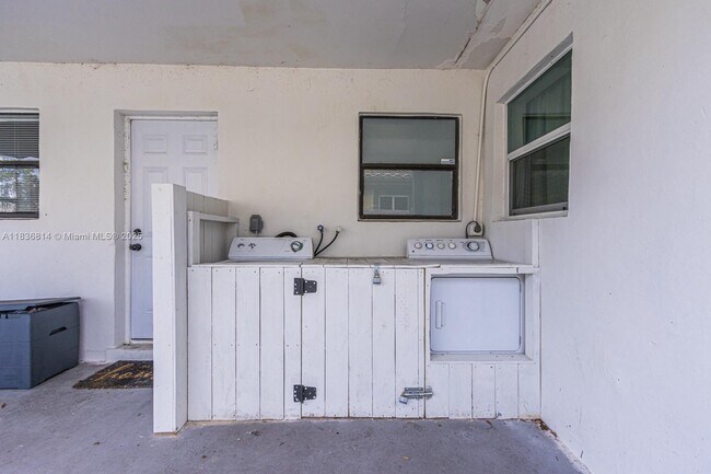Building Photo - 2784 NW 9th St