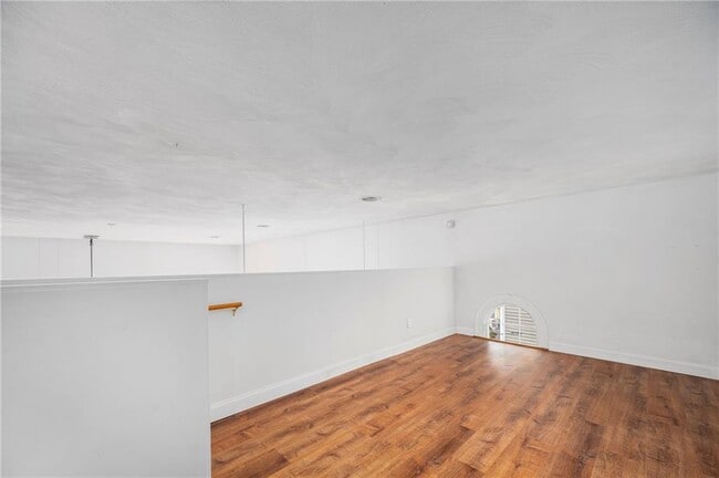 Building Photo - 4 Pallas St