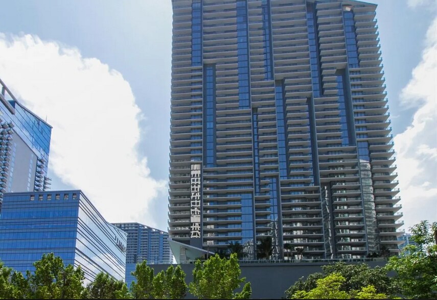 Building Photo - 68 SE 6th St