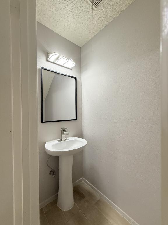 Building Photo - 9383 Pagewood Ln
