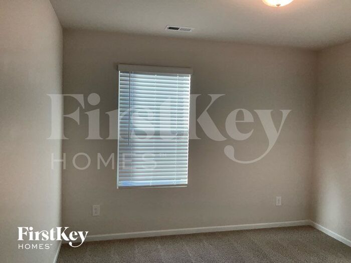 Building Photo - 9526 Hamel St