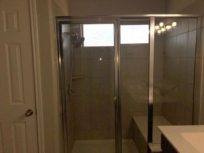 Building Photo - Beautiful 3/2 Single Story Home in New Bra...