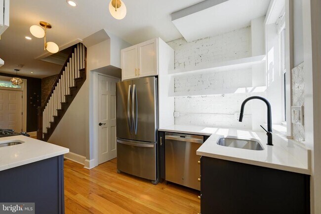 Building Photo - 1123 7th St NE