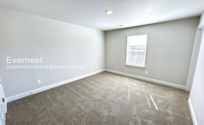 Building Photo - 4597 Winslet Dr