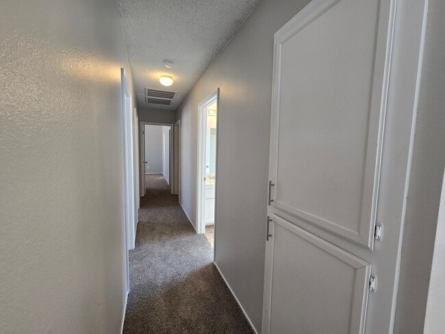 Building Photo - 2252 Welsey Manor Dr