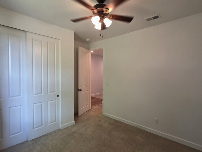 Building Photo - 25606 E Bayaud Ave