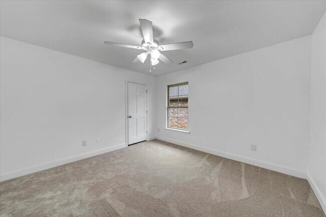 Building Photo - 162 Harold Murphy Dr