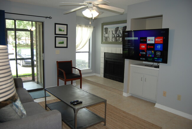 Building Photo - 10200 Belle Rive Blvd