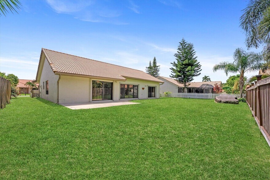 Building Photo - 5809 Sun Pointe Cir