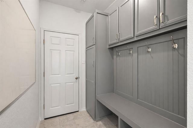 Building Photo - 2800 Weston Road