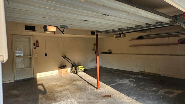 Building Photo - 6115 Christman Dr