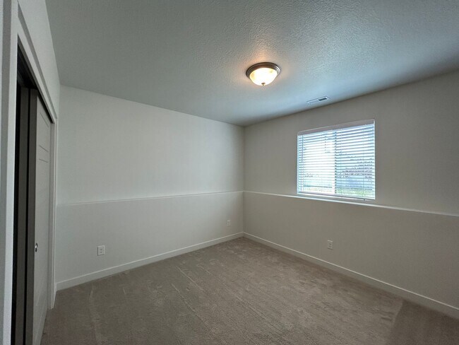 Building Photo - 3 Bedroom 2 Bathroom House in Eagle Mounta...