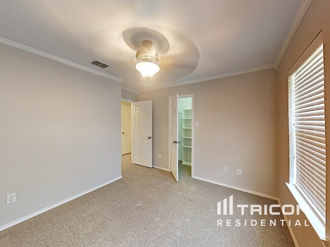 Building Photo - 1249 Artesia Dr