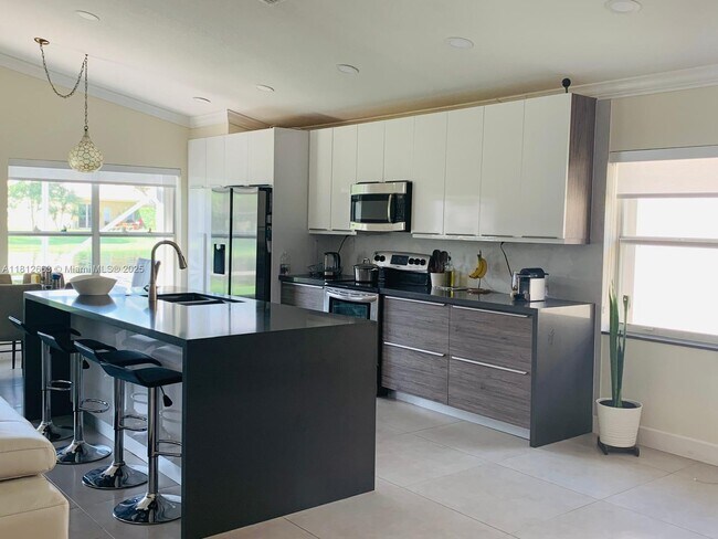 Building Photo - 16403 Sapphire Pl