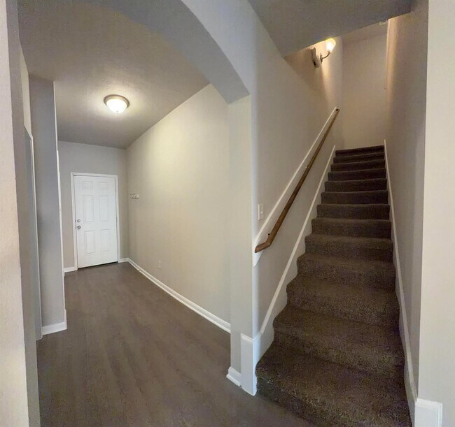 Building Photo - 1841 Basin Trl