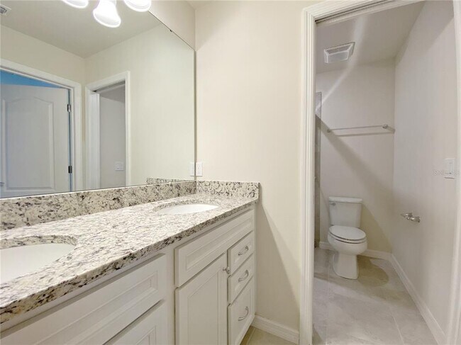 Building Photo - 7360 Oakmoss Loop
