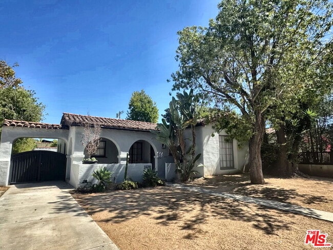 Primary Photo - 1530 S Ogden Dr