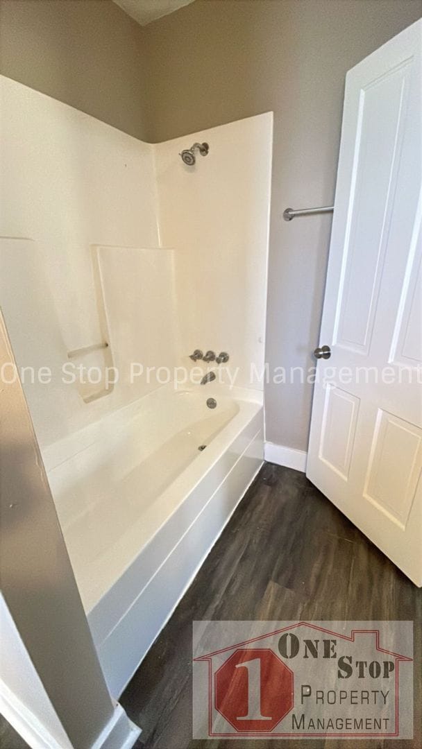 Building Photo - 3-bedroom, 2-bath in Liberty