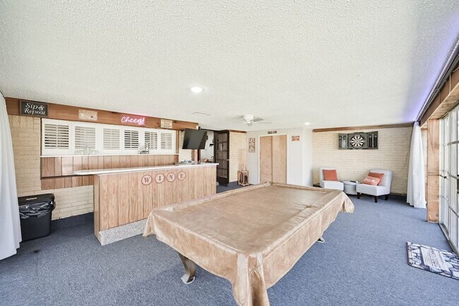 Building Photo - 1712 Meadowlane Terrace