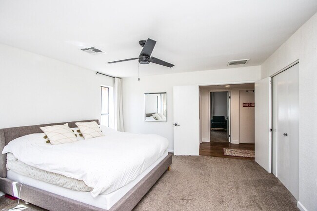 Building Photo - Ideal 3BR home!
