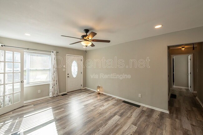 Building Photo - 2874 Blount St