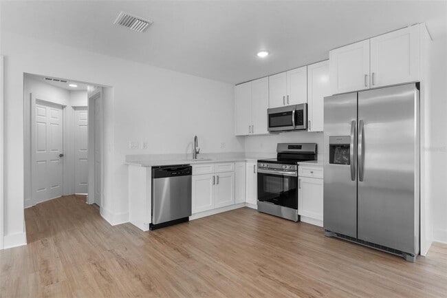 Building Photo - 505 43rd St S