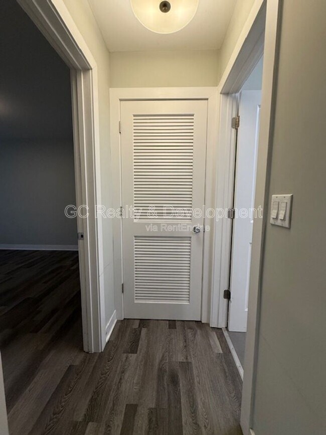 Building Photo - 800 Graceland Ave