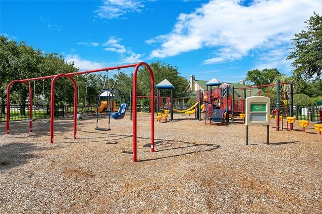 Building Photo - 442 Home Grove Dr