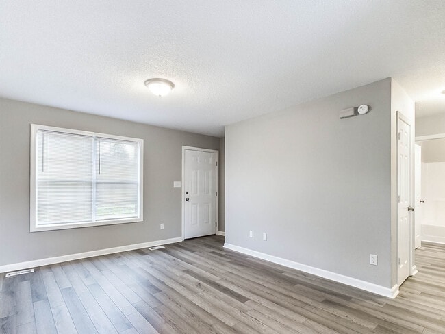 Building Photo - 754 Old Stage Rd