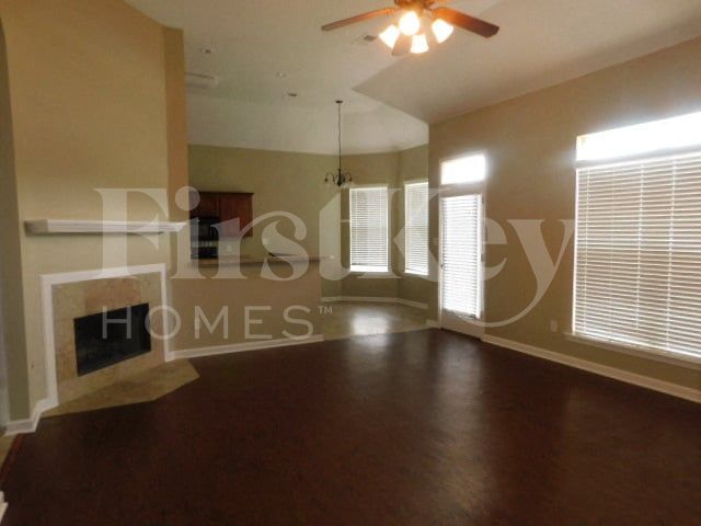 Building Photo - 4655 Tulip Creek Dr