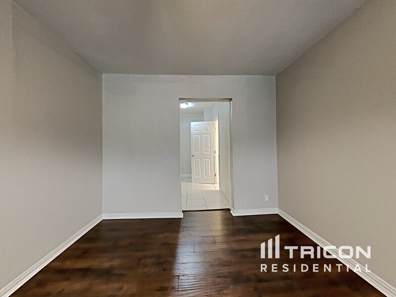 Building Photo - 423 Byrnes Dr