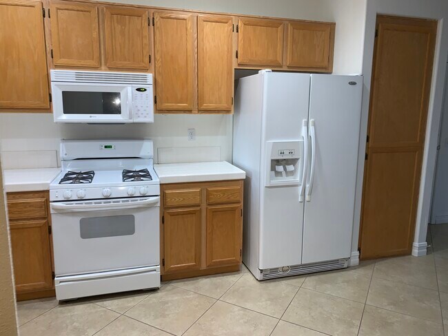 Building Photo - 24 Sobrante