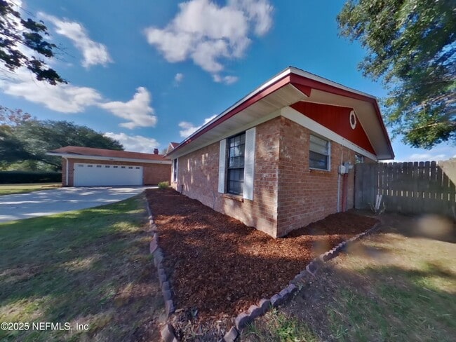 Building Photo - 2036 Pompano Pkwy