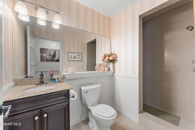 Building Photo - 5641 Hickory St