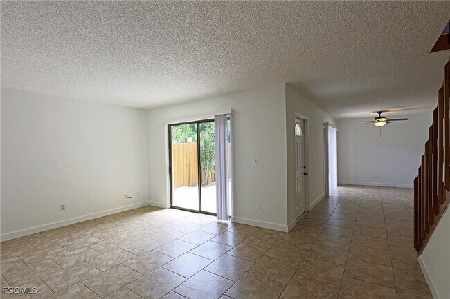 Building Photo - 12351 Woodrose Ct