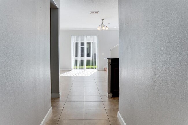 Building Photo - 3528 Sanctuary Dr