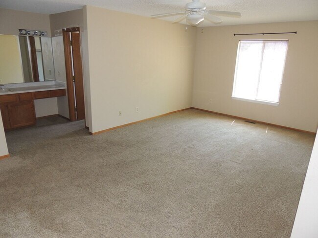 Building Photo - 815 S Joplin Cir