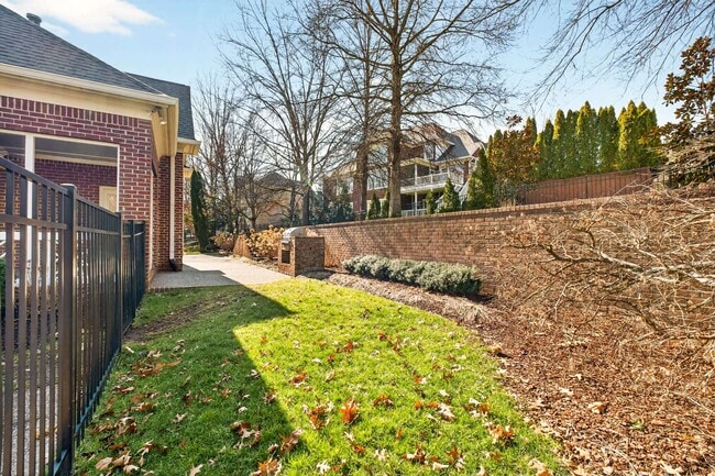 Building Photo - 6 Portrush Ct