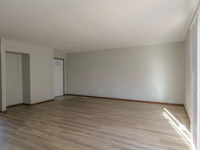 Building Photo - 3 Bedroom Plus Office Available in Gaston ...