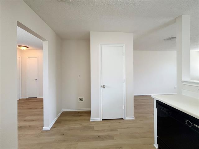 Building Photo - 1113 Annie Oakley Dr