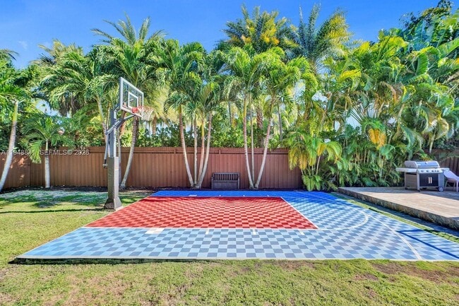 Building Photo - 3757 Prairie Ave