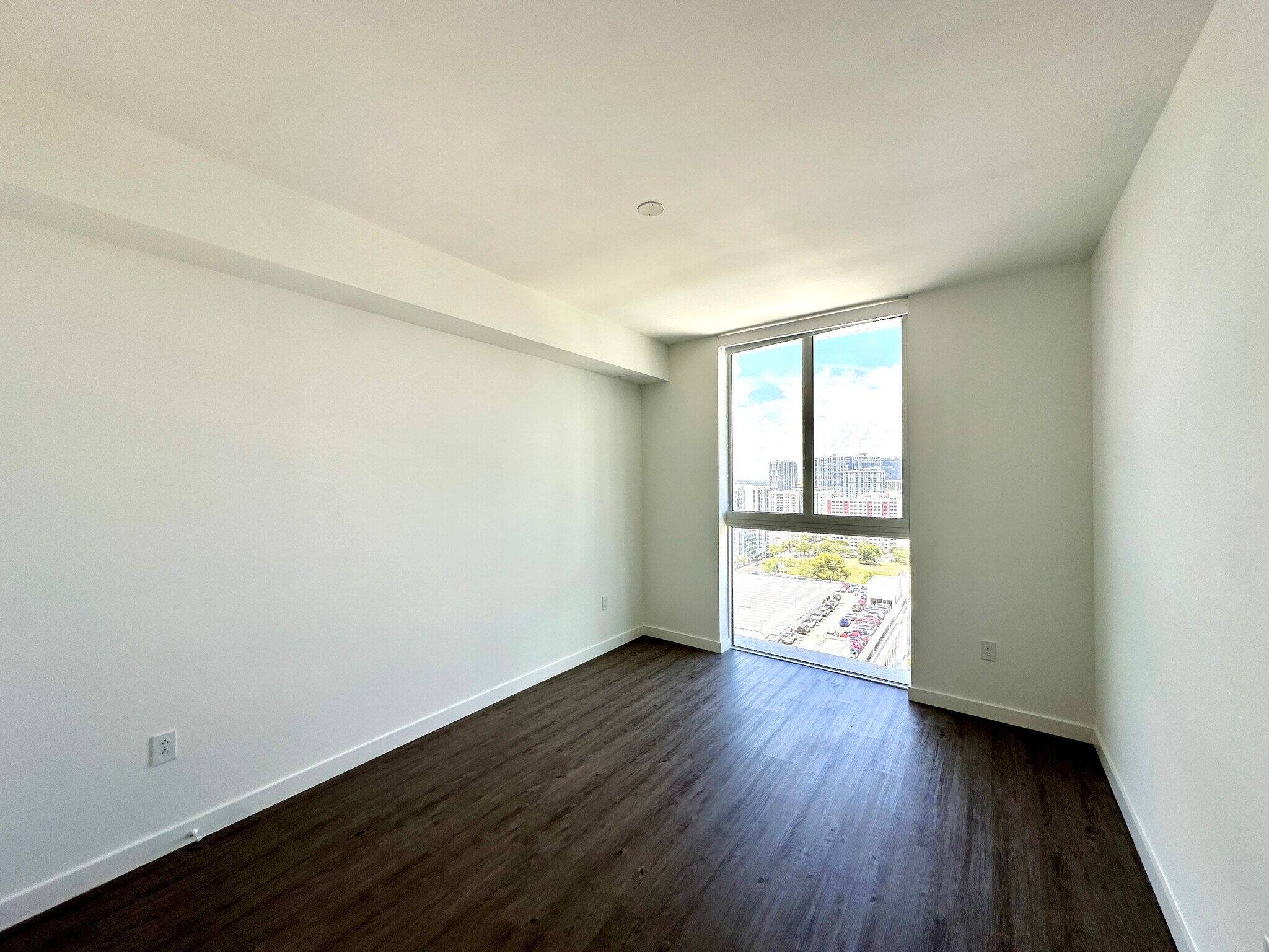 Building Photo - 114 NE 22nd St