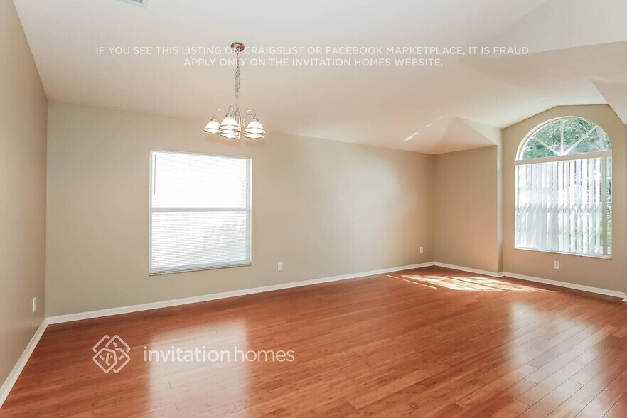 Building Photo - 9718 Bay Colony Dr