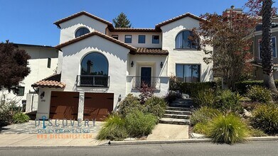 Building Photo - Charming Spanish-style, Mediterranean-insp...