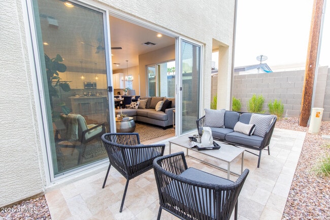 Building Photo - 3726 E Flower St