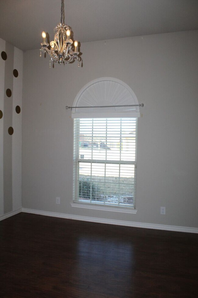 Building Photo - 5 BEDROOM, BELTON ISD